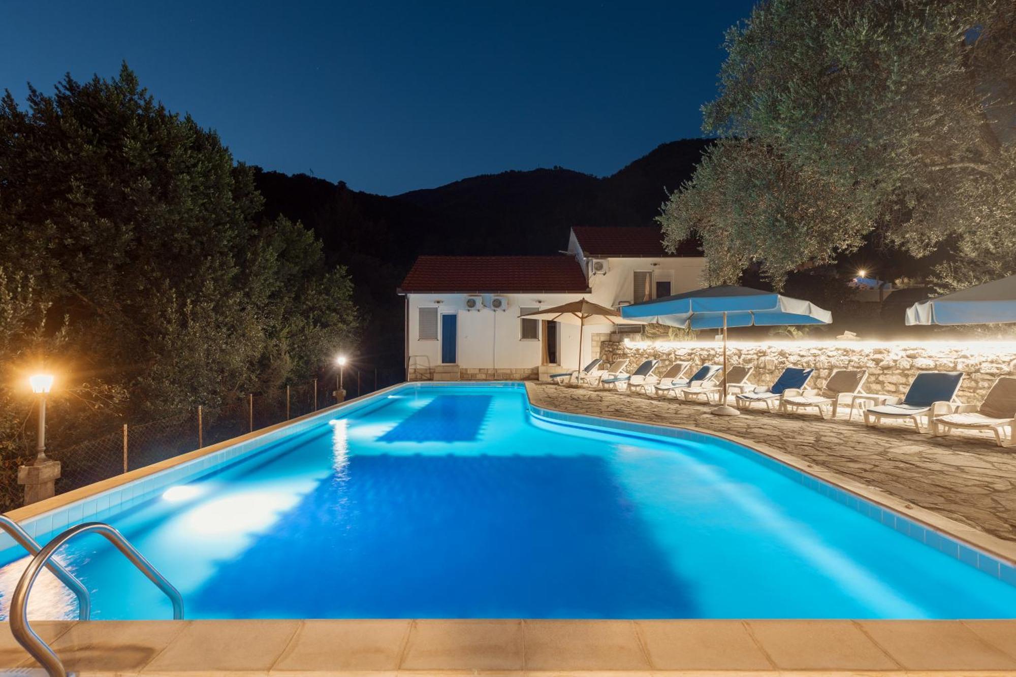 Villa Mia Apartments Bijela Dış mekan fotoğraf