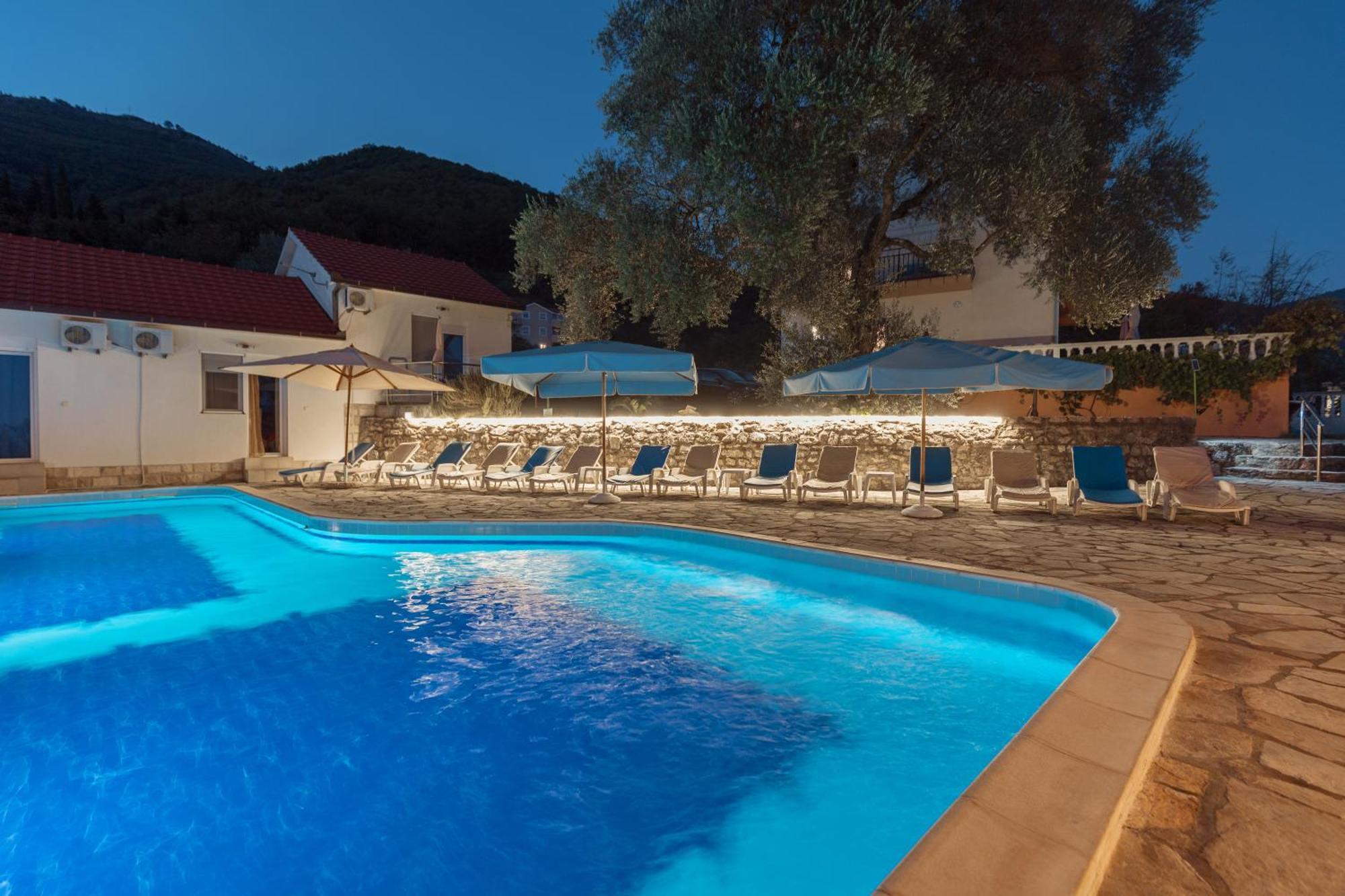 Villa Mia Apartments Bijela Dış mekan fotoğraf