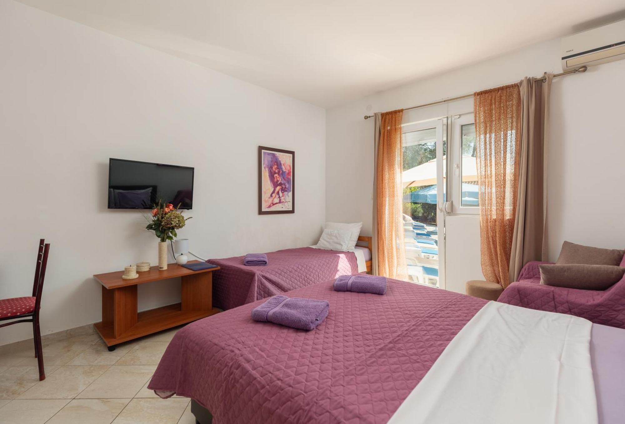 Villa Mia Apartments Bijela Dış mekan fotoğraf