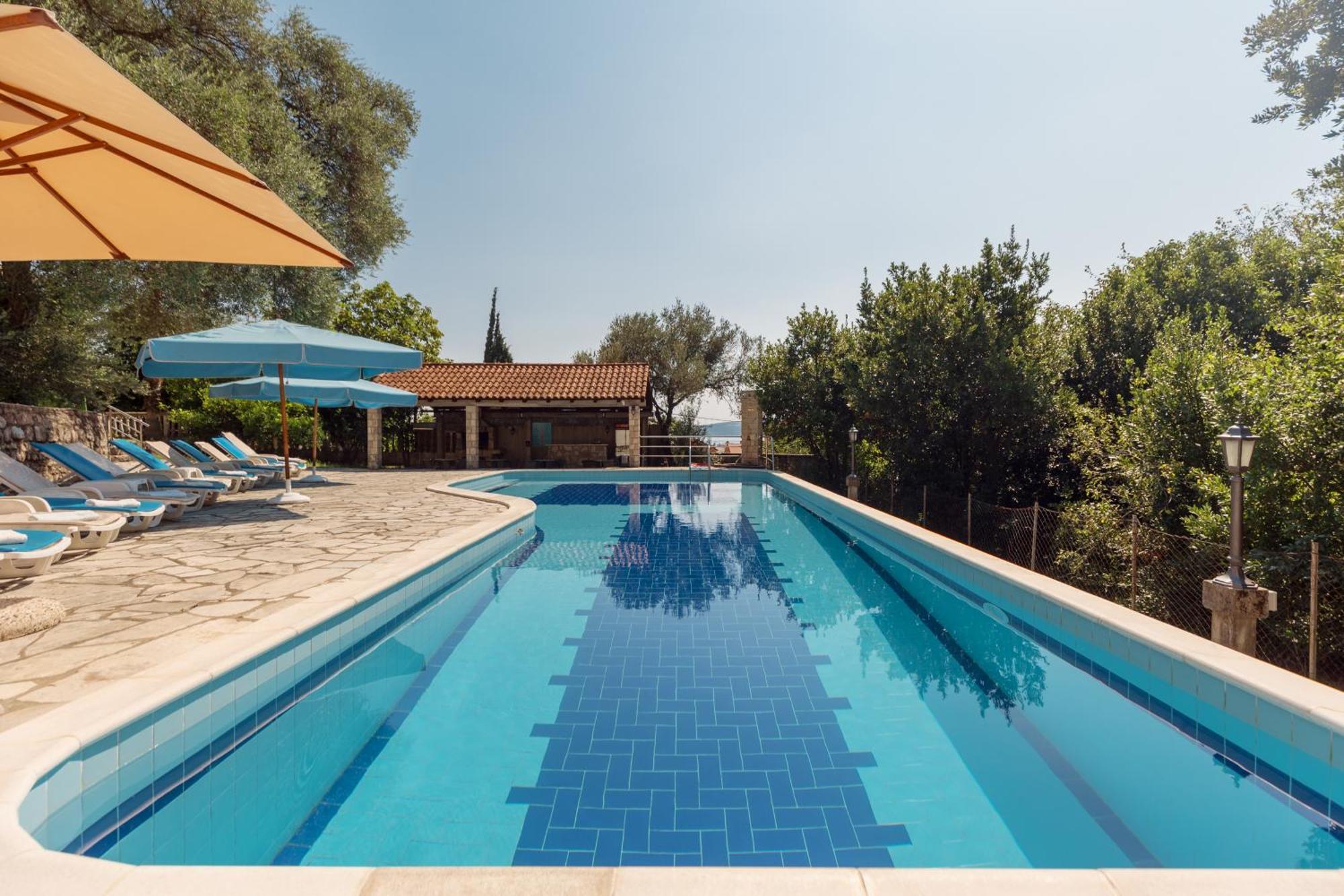 Villa Mia Apartments Bijela Dış mekan fotoğraf