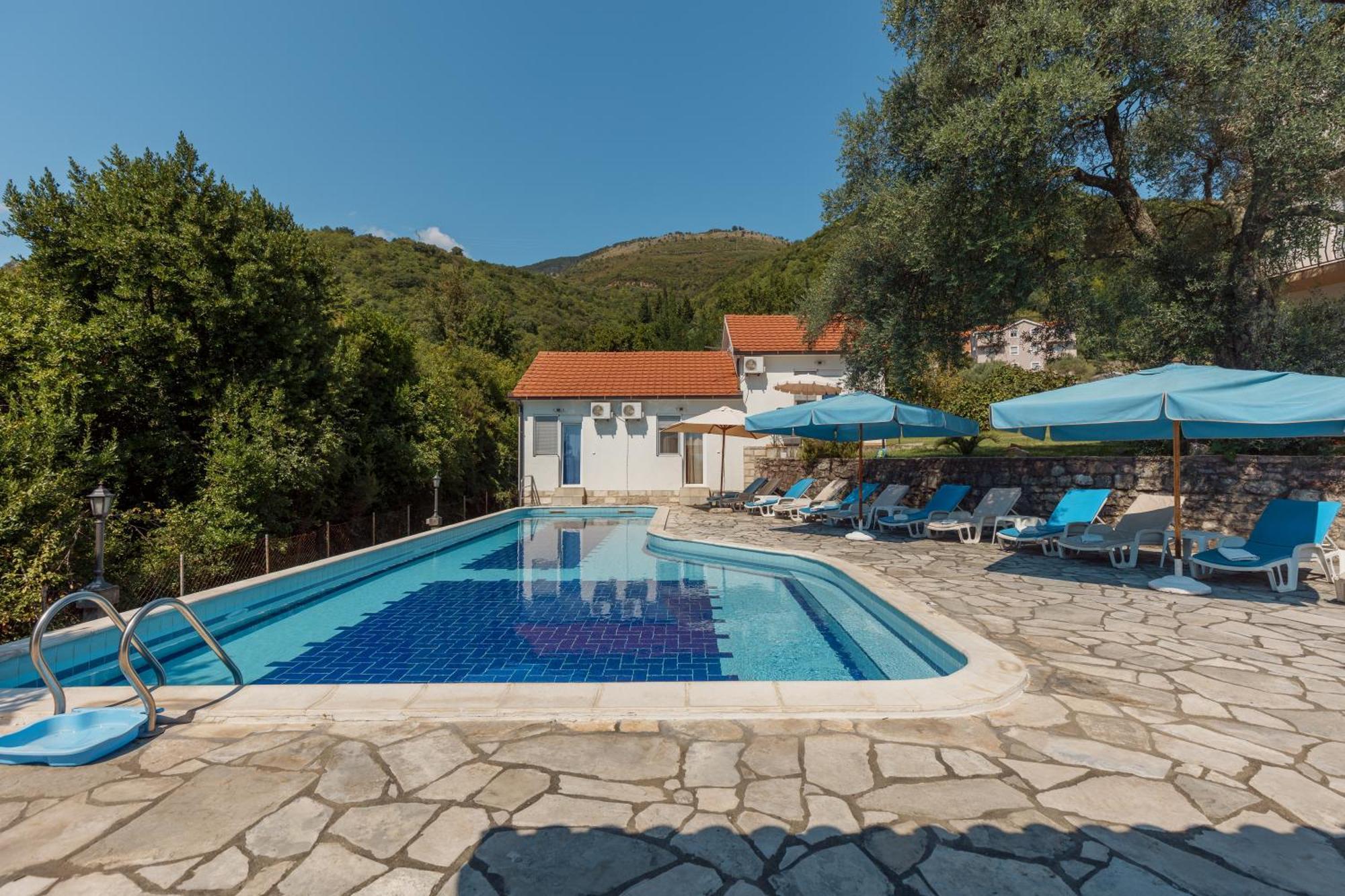 Villa Mia Apartments Bijela Dış mekan fotoğraf