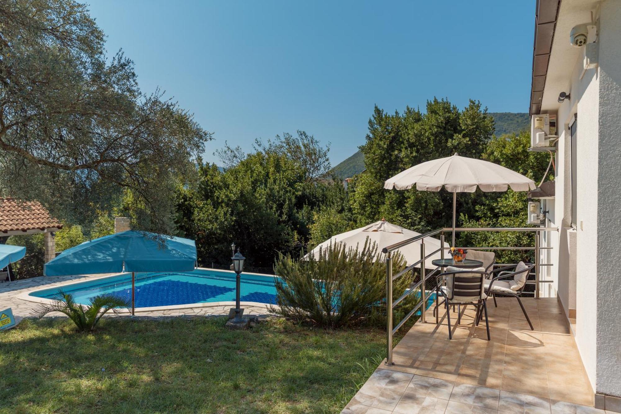 Villa Mia Apartments Bijela Dış mekan fotoğraf