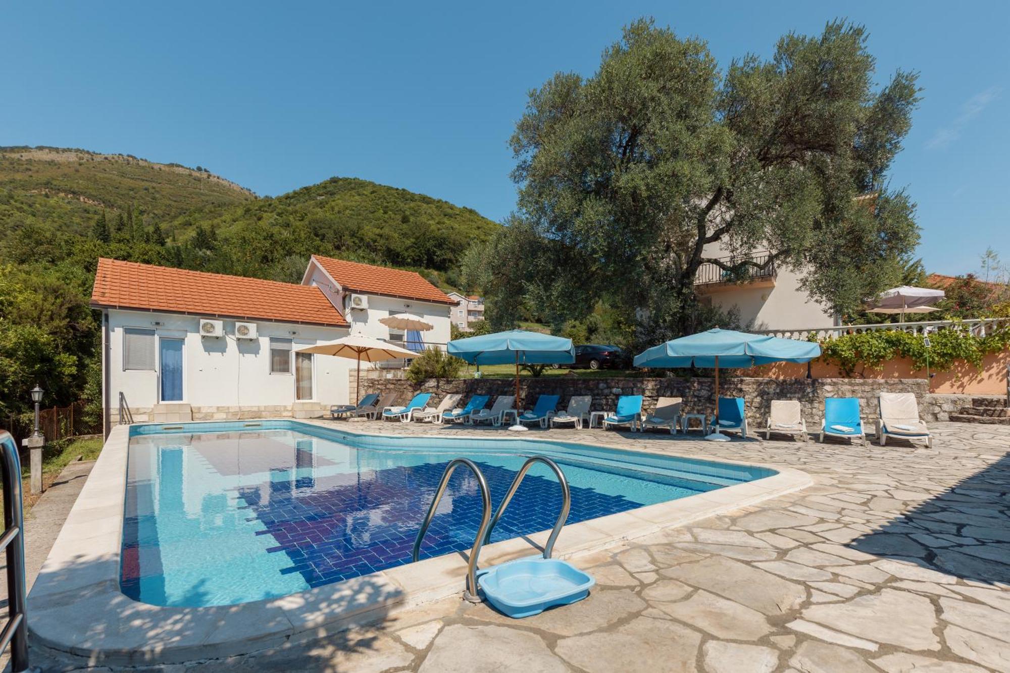 Villa Mia Apartments Bijela Dış mekan fotoğraf