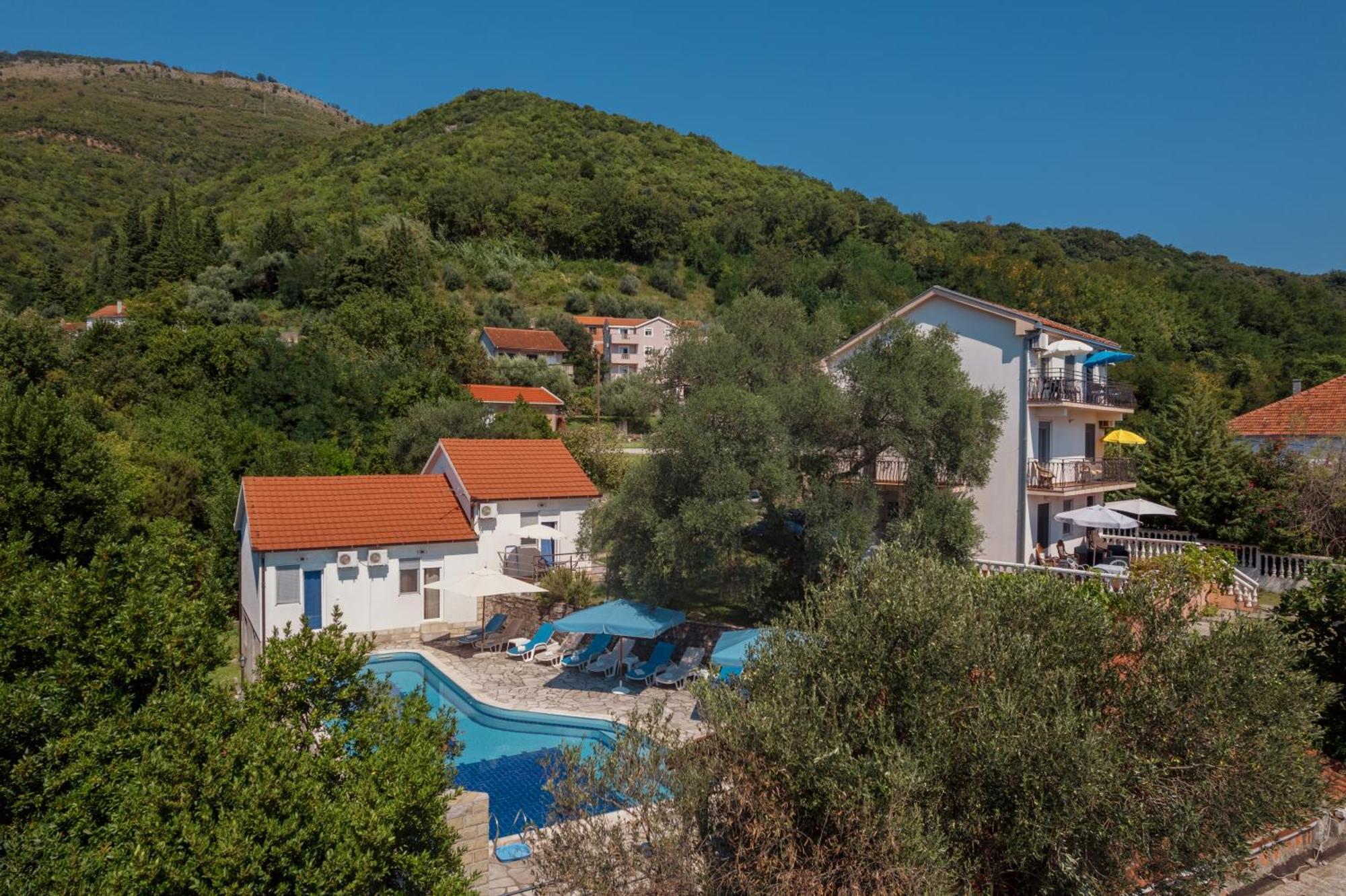 Villa Mia Apartments Bijela Dış mekan fotoğraf